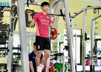 Văn Hậu Bó Bột Tập Gym, Hải My Tiếp Sức, Tình Yêu Mạnh Mẽ Giữa Chấn Thương 1 van-hau-bo-bot-tap-gym